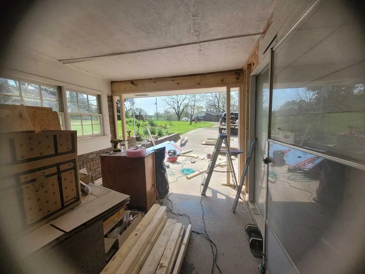 Air movers and dehumidifier for Water Mitigation Services in Harper Woods